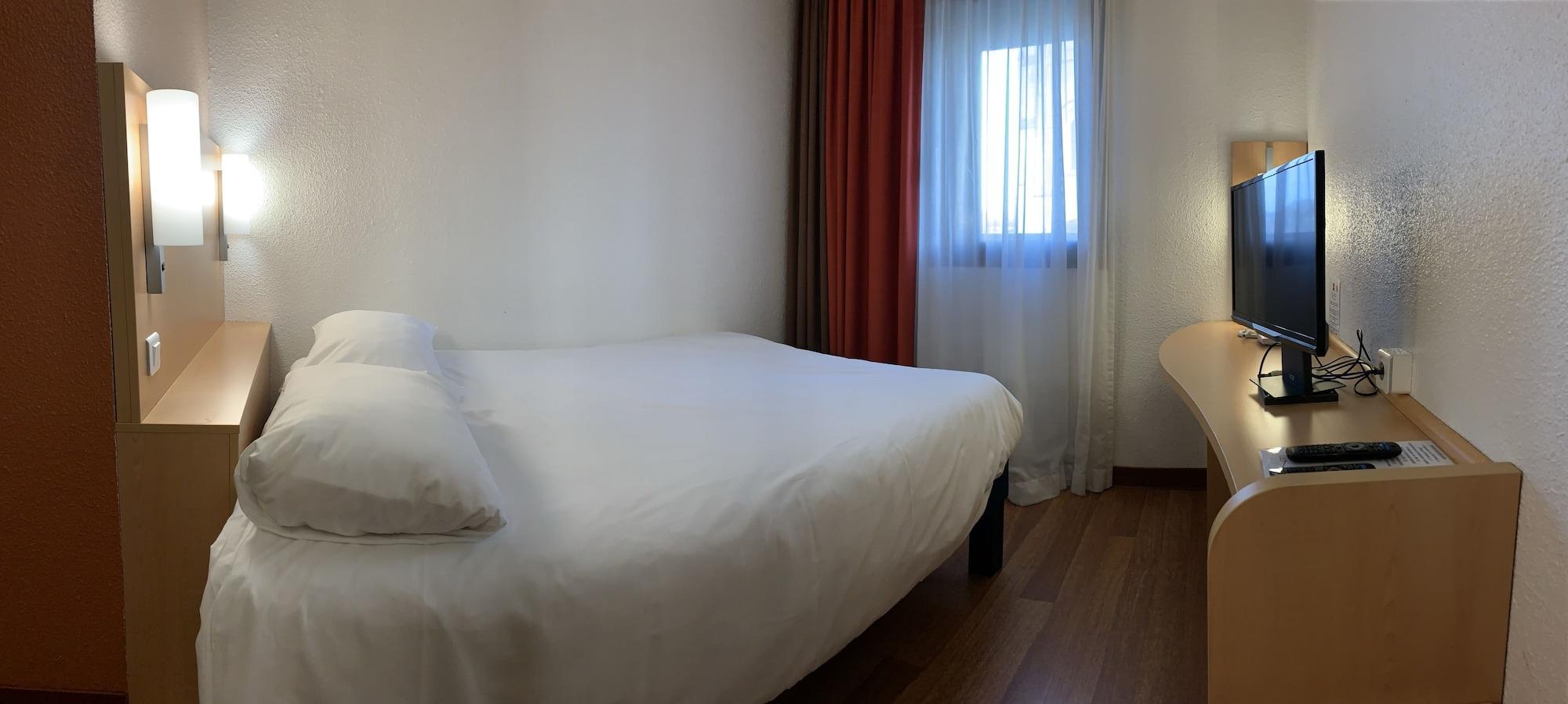 Ibis Saint Quentin Basilique Hotel Exterior photo