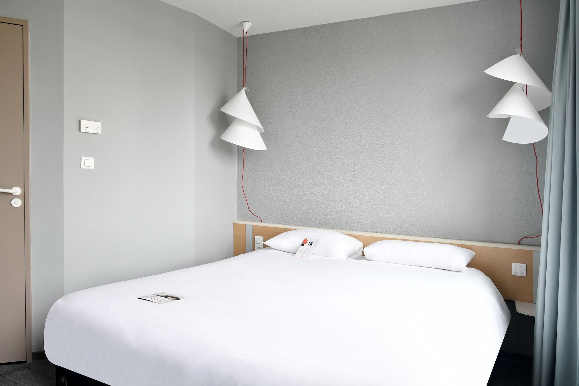 Ibis Saint Quentin Basilique Hotel Exterior photo