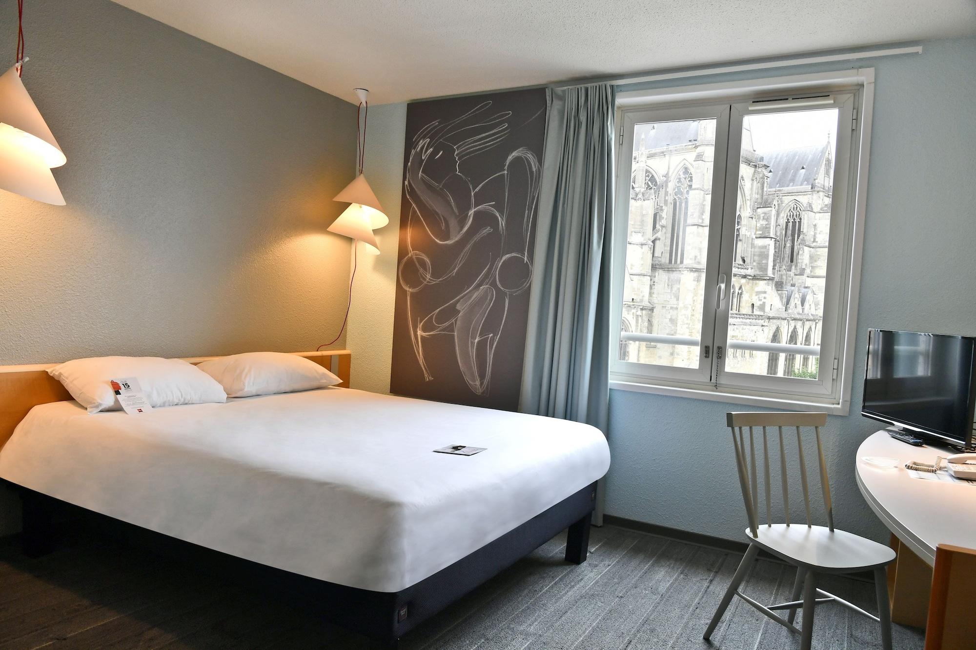 Ibis Saint Quentin Basilique Hotel Exterior photo