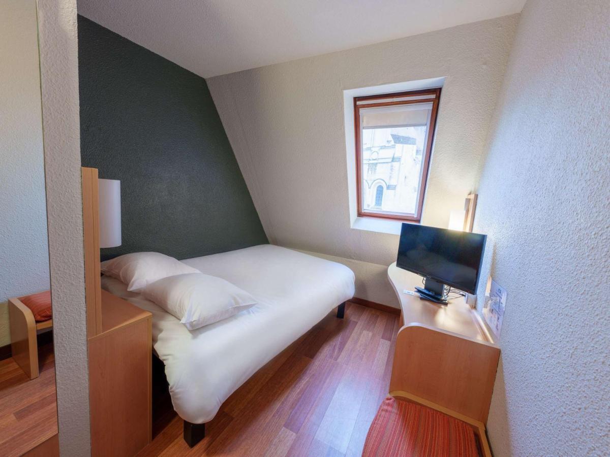 Ibis Saint Quentin Basilique Hotel Exterior photo
