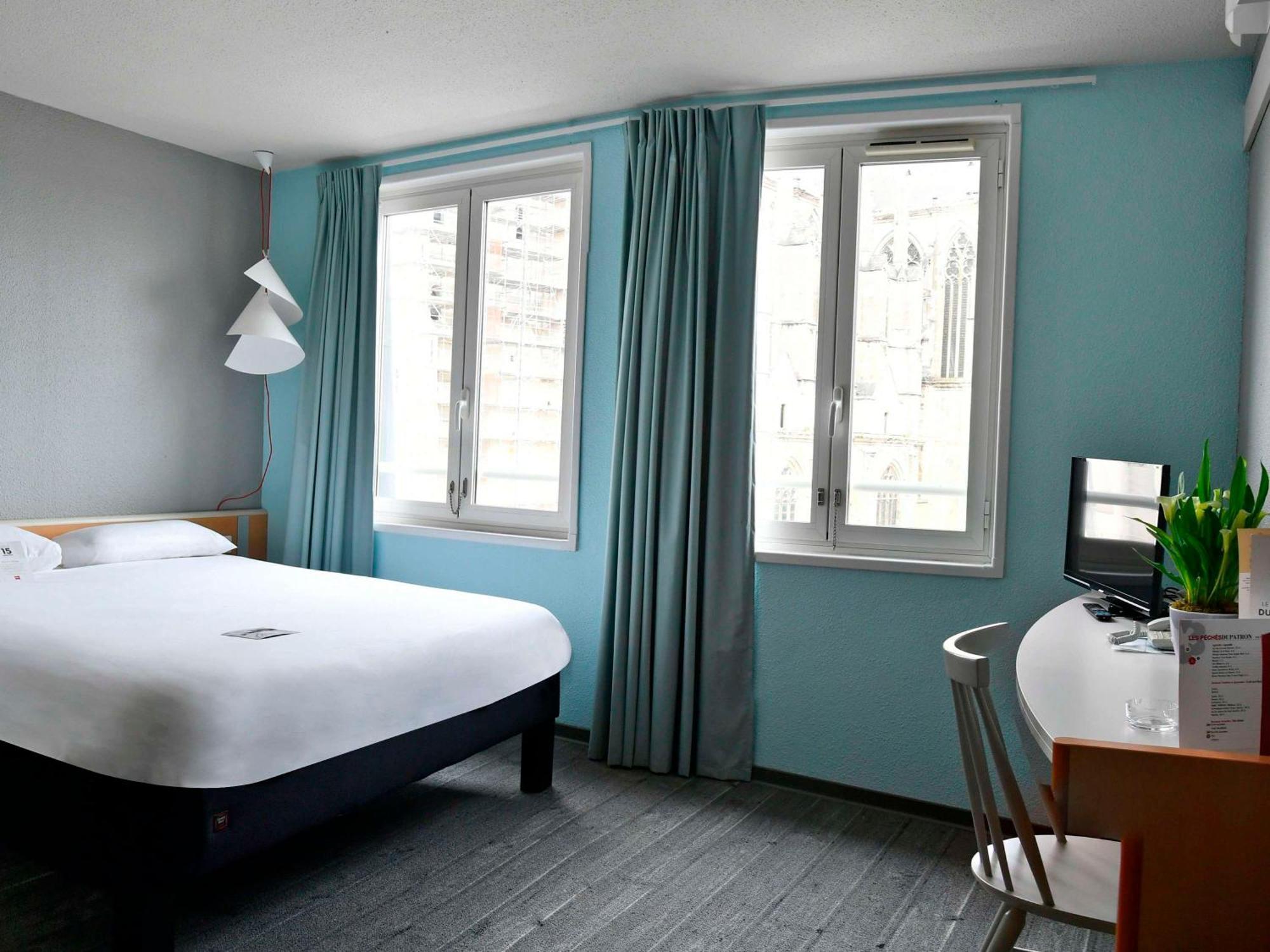 Ibis Saint Quentin Basilique Hotel Exterior photo